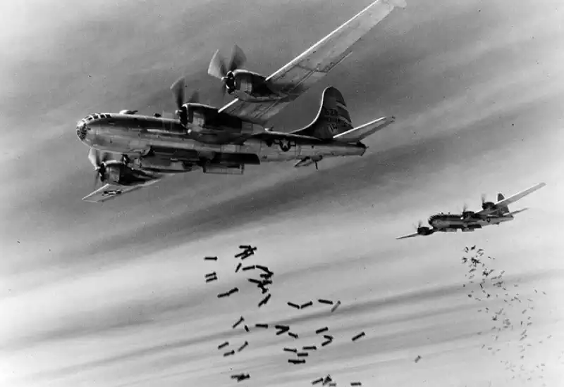 B-29 Superfortress: Uzun Menzilli Bombardımanın Doğuşu ve Küresel Etkileri